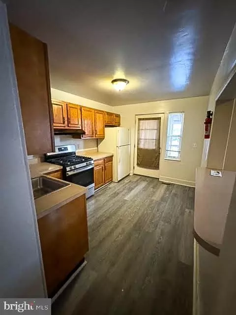 Kitchen - 423 Rosecroft Ter, Baltimore, MD 21229 photo 1 of 2