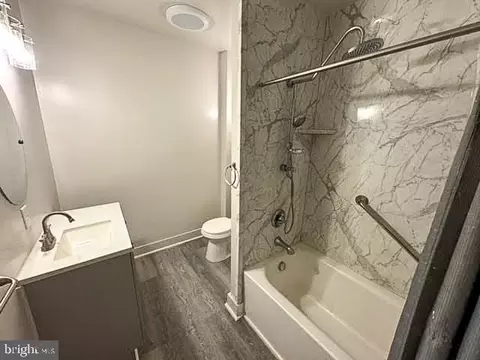 Bath - 423 Rosecroft Ter, Baltimore, MD 21229 photo 2 of 3