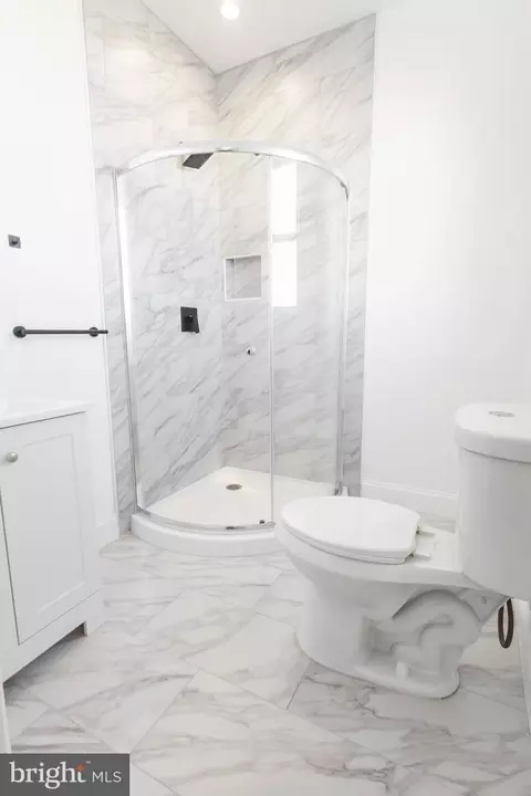 Bath - 1625 E 32nd St, Baltimore, MD 21218 photo 6 of 8