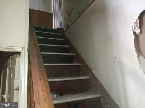 Entry Way - 1905 E North Ave, Baltimore, MD 21213 photo 6 of 7