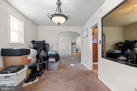 Entry Way - 3952 Oakford Ave, Baltimore, MD 21215 photo 4 of 4