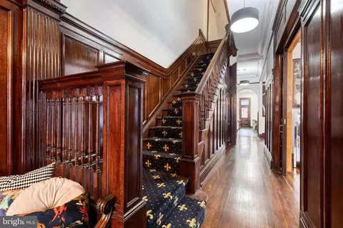 Entry Way - 2452 Eutaw Pl, Baltimore, MD 21217 photo 9 of 11