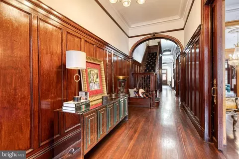 Entry Way - 2452 Eutaw Pl, Baltimore, MD 21217 photo 2 of 11