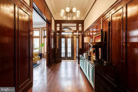 Entry Way - 2452 Eutaw Pl, Baltimore, MD 21217 photo 3 of 11