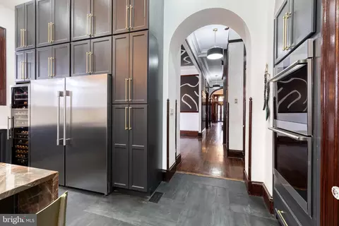 Entry Way - 2452 Eutaw Pl, Baltimore, MD 21217 photo 7 of 11