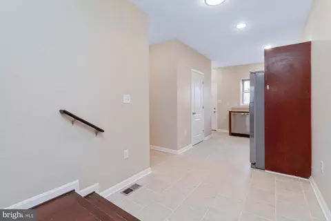 Entry Way - 418 E Oliver St, Baltimore, MD 21202 photo 4 of 4