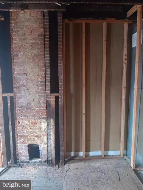 1008 E Biddle St, Baltimore, MD 21202 photo 5