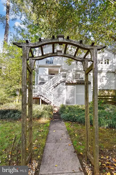 Exterior - 208 Edgevale Rd, Baltimore, MD 21210 photo 6 of 13