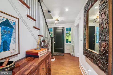 Entry Way - 208 Edgevale Rd, Baltimore, MD 21210 photo 1 of 7