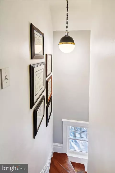 Entry Way - 208 Edgevale Rd, Baltimore, MD 21210 photo 6 of 7