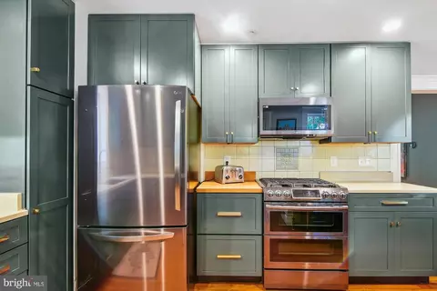 Kitchen - 208 Edgevale Rd, Baltimore, MD 21210 photo 2 of 3