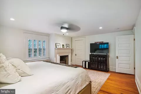 Bedroom - 208 Edgevale Rd, Baltimore, MD 21210 photo 3 of 13