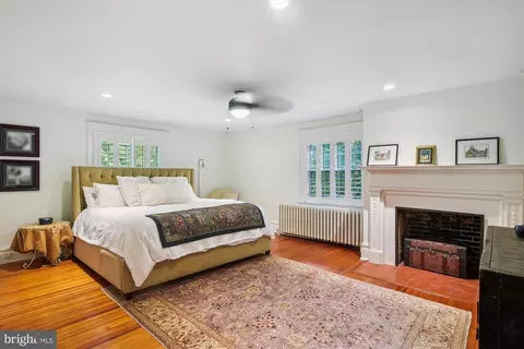 Bedroom - 208 Edgevale Rd, Baltimore, MD 21210 photo 5 of 13