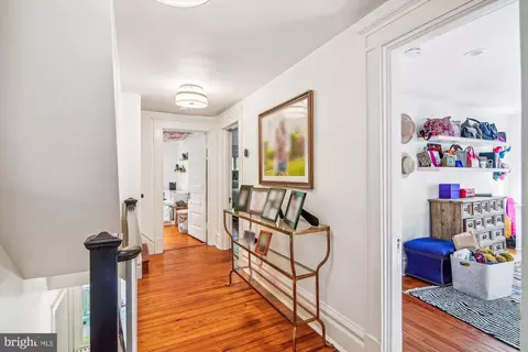 Entry Way - 208 Edgevale Rd, Baltimore, MD 21210 photo 5 of 7