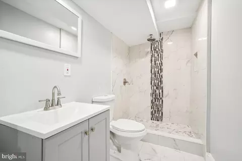 Bath - 3501 Erdman Ave, Baltimore, MD 21213 photo 3 of 3