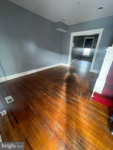 Entry Way - 2624 E Biddle St, Baltimore, MD 21213 photo 2 of 12