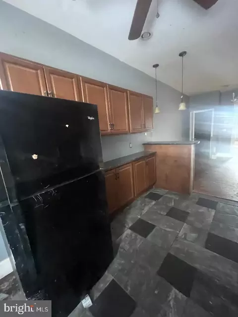 Entry Way - 2624 E Biddle St, Baltimore, MD 21213 photo 5 of 12