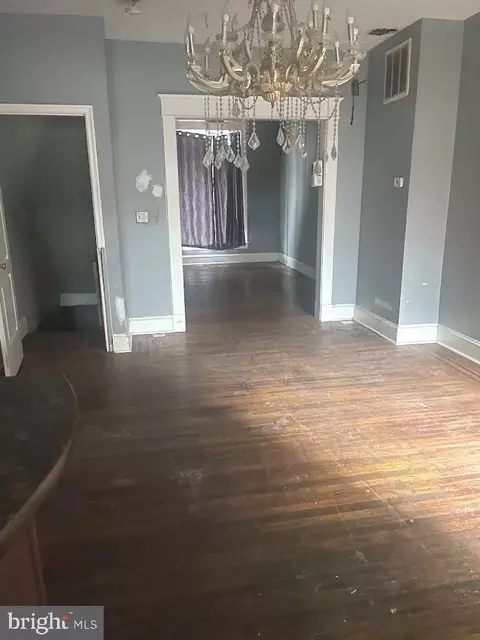 Entry Way - 2624 E Biddle St, Baltimore, MD 21213 photo 4 of 12