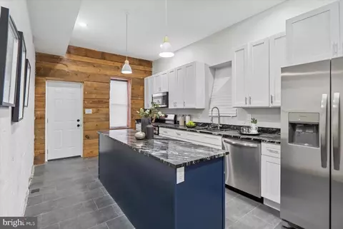 Entry Way - 730 E 21st St, Baltimore, MD 21218 photo 3 of 20