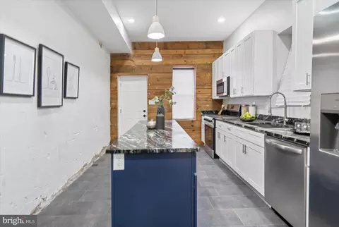 Entry Way - 730 E 21st St, Baltimore, MD 21218 photo 5 of 20