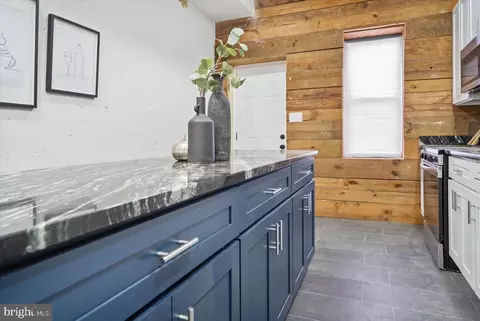 Entry Way - 730 E 21st St, Baltimore, MD 21218 photo 4 of 20