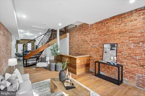 Entry Way - 730 E 21st St, Baltimore, MD 21218 photo 2 of 20