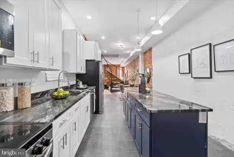 Entry Way - 730 E 21st St, Baltimore, MD 21218 photo 6 of 20