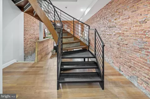 Entry Way - 730 E 21st St, Baltimore, MD 21218 photo 7 of 20