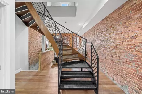 Entry Way - 730 E 21st St, Baltimore, MD 21218 photo 8 of 20