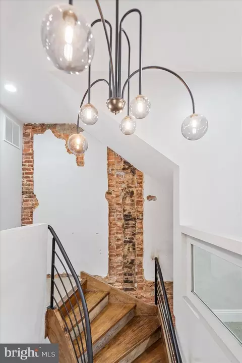 Entry Way - 730 E 21st St, Baltimore, MD 21218 photo 11 of 20