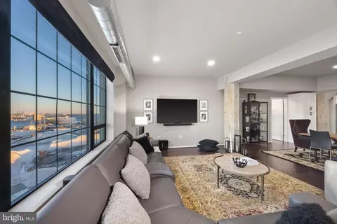 Living - 1200 Steuart St #1812, Baltimore, MD 21230 photo 6 of 7
