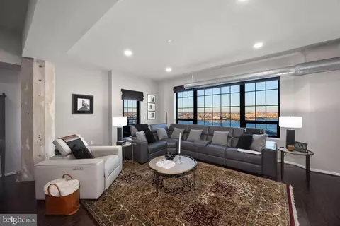 Living - 1200 Steuart St #1812, Baltimore, MD 21230 photo 4 of 7