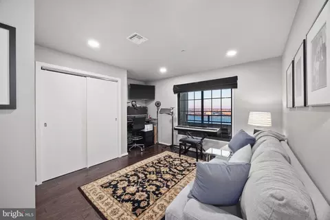 Bedroom - 1200 Steuart St #1812, Baltimore, MD 21230 photo 6 of 6