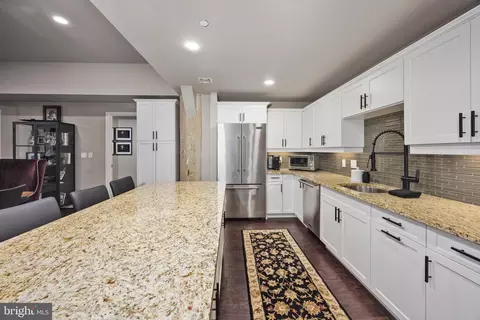 Kitchen - 1200 Steuart St #1812, Baltimore, MD 21230 photo 5 of 5