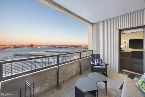 View/Area - 1200 Steuart St #1812, Baltimore, MD 21230 photo 2 of 8