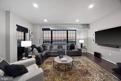1200 Steuart St #1812, Baltimore, MD 21230