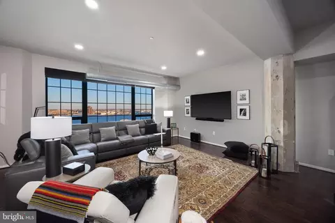 Living - 1200 Steuart St #1812, Baltimore, MD 21230 photo 3 of 7