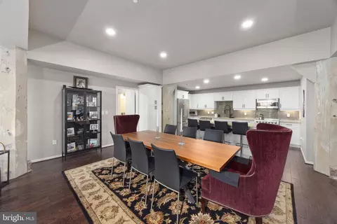 Dining - 1200 Steuart St #1812, Baltimore, MD 21230 photo 2 of 4