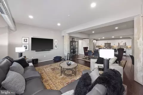 Living - 1200 Steuart St #1812, Baltimore, MD 21230 photo 7 of 7