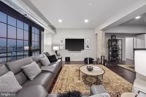 Living - 1200 Steuart St #1812, Baltimore, MD 21230 photo 5 of 7
