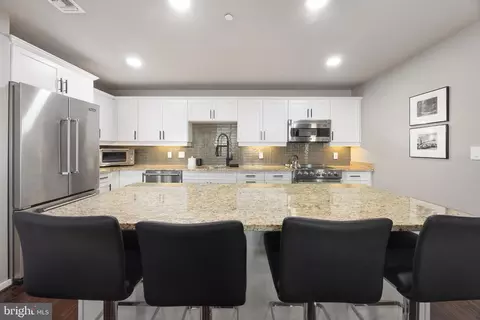 Kitchen - 1200 Steuart St #1812, Baltimore, MD 21230 photo 3 of 5