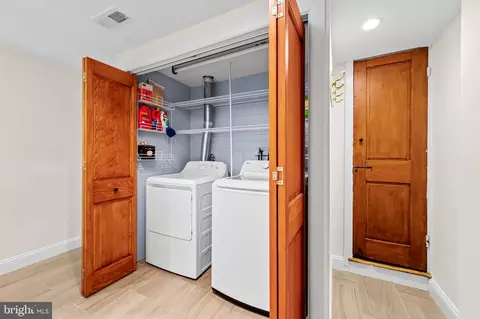 521 S Sharp St, Baltimore, MD 21201 photo 21