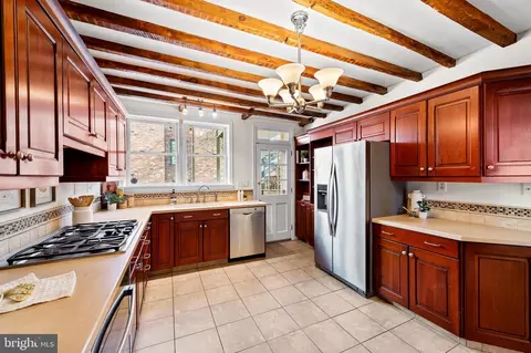 521 S Sharp St, Baltimore, MD 21201 photo 10