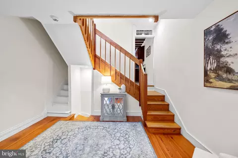 521 S Sharp St, Baltimore, MD 21201 photo 7