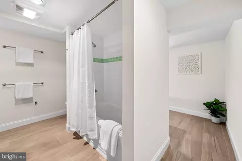 521 S Sharp St, Baltimore, MD 21201 photo 20