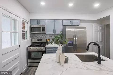 Kitchen - 1233 Gleneagle Rd, Baltimore, MD 21239 photo 2 of 3