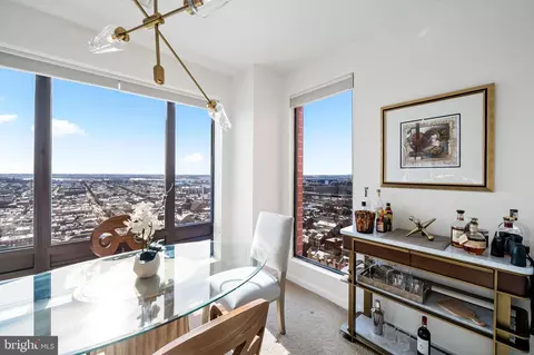 Dining - 10 E Lee St E #1804, Baltimore, MD 21202 photo 2 of 6