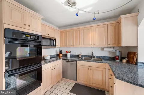 Kitchen - 10 E Lee St E #1804, Baltimore, MD 21202 photo 1 of 4