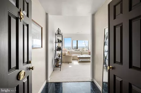 Entry Way - 10 E Lee St E #1804, Baltimore, MD 21202 photo 1 of 2