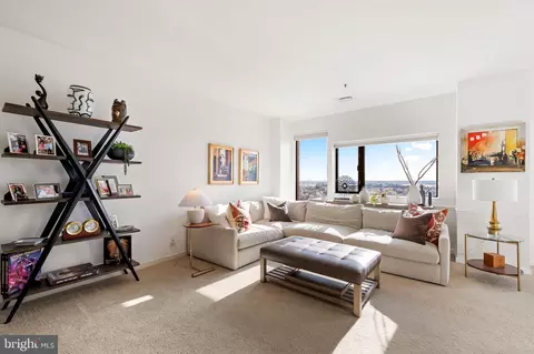 Living - 10 E Lee St E #1804, Baltimore, MD 21202 photo 2 of 3